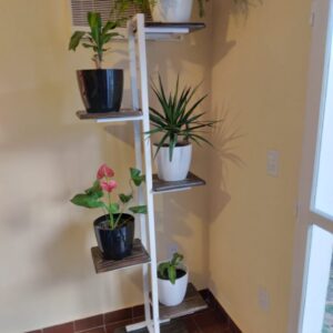 Estanteria portamaceta de interior